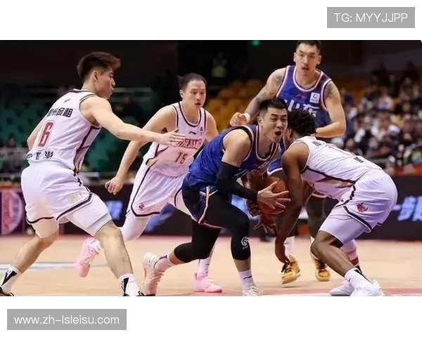 山东内线接连被罚，小阵容出战逆转南京